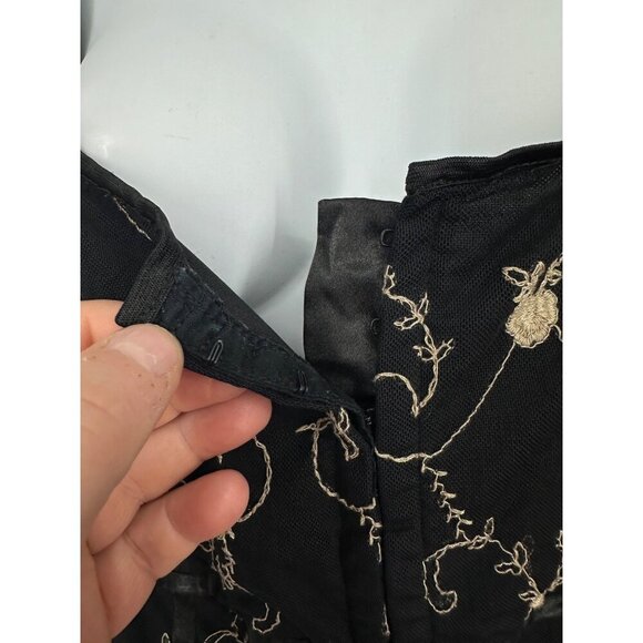 Lane Bryant Short Sleeve Sweetheart Neck Embroidered Sheer Net Top Size 18/20 - Picture 3 of 7